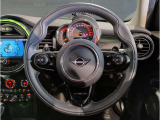 ミニ独特のゴーカートフィーリングと呼ばれる軽快なハンドリングはAT車、MT車のどちらでも楽しめます。