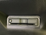 ハンドルの左下にETCがついています。高速道路の料金所の通過も楽々です!。カードの取り出しもしやすい場所についています。