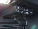グローブボックス内にETC2.0車載器を搭載しております。