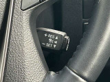 レーダークルーズコントロール(全車速追従機能付)付きです。車速に応じて追従支援してくれるので、ロングドライブも快適です。詳細は販売店スタッフまでおたずねください。