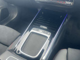 メルセデス・ベンツの定める厳しい基準をクリアしたお車のみをご案内させて頂きます。納車前整備はメーカー規定に基づき最大100項目にも及ぶ点検を熟練のメカニックによって行いご納車させて頂きます。