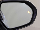 後方からの車の接近を教えてくれるブラインドスポットモニター♪※あくまでも補助的な装置なので目視確認もお忘れなく!
