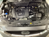 SKYACTIV-G搭載!爽快なパワーフィールと低中速の豊かなトルクによる実用域での扱い易さを是非体感して下さい!エンジンルーム内の清掃も行き届いております♪