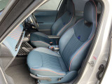 お車の点検、修理も自社整備工場にて対応致します。入庫案内からご来店までサービスアドバイザーと担当営業者でお客様をサポート致します。ご来店、ご連絡をスタッフ一同心よりお待ちしております。