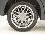 ◆純正アルミホイール装着車◆これで足元まわりも、おしゃれにきまります!
