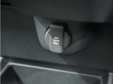 ◆アクセサリーソケット◆ドラレコの電源やスマートフォンの充電等に使用できる便利な電源ソケット!使いやすい場所に装備されています。