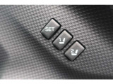 運転席はシートポジシションメモリー付きなので便利です。