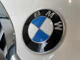 安心のBMW認定中古車は100項目の箇所を徹底的にチェック致します。機械的な箇所や電気系、コンピューターなどをご納車前に点検し、交換基準に達した部品は全て新品に修理返品した後にご納車致します。