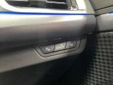 エアコンは運転席、助手席で温度を変えることが出来ます。それぞれの温度で快適なドライブをお楽しみください♪