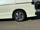 《サポカーSワイド》車両  緊急ブレーキに加え、ペダル踏み間違い加速抑制装置付き車両です。しかも車線逸脱警報や先進ライトが搭載されております。カーパレス福山は自動車事故の無い世の中を願ってます。
