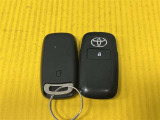 キーフリーシステムはかばんやポケットに入れておけば、ドアのロックアンロックやエンジンの始動が可能!