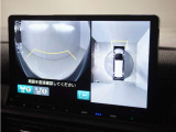 ◆マルチビューカメラシステム◆運転席から見づらい前後左右を、ナビ画面の映像で確認。見通しの悪い交差点や狭い道でのすれ違い、駐車などをサポートします。