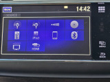 CD・DVD・フルセグTVが楽しめ、USB・Bluetoothにも対応しています。