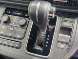 手に馴染むシフトノブで扱いやすく、快適な運転を支えます。
