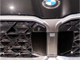 BMWのオートライトは積極的にライトをつけることにより、自車の存在を周囲に向けアピールいたします。それは安全性への配慮でもあります。