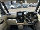 車専門のクリーニング業者にて清掃しておりますので室内は綺麗です♪