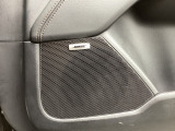 BOSE社との共同開発により室内空間に最適な音響チューニングを施し、クリアで臨場感のあるダイナミックサウンドをお楽しみいただけます。