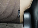 ◆ISOFIX◆シートベルトいらずでチャイルドシートと固定金具を連結するだけでガッチリ固定できます。