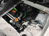 弊社のサービススタッフがしっかり点検整備いたします。納車時には点検記録簿もご確認いただきます
