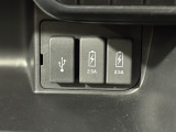 便利な充電用USBジャックも付いています☆周辺機器の充電にご利用頂けます☆