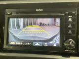 リアカメラ付で、後方を画面で確認。車庫入れも安心です。もちろん、バックギアと連動しています。