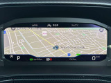 【Digital Cockpit Pro】ナビゲーションのマップを中央により大きくワイドに映し出すこともでき、少ない視線移動でナビ画面を確認できます。