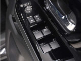 ◆パワーウィンドウスイッチ◆運転席から全席の窓の開閉操作を行うことが出来いつでも換気ができます!