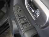 ◆パワーウィンドウスイッチ◆運転席から全席の窓の開閉操作を行うことが出来いつでも換気ができます!