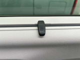 ☆お車についた傷やヘコミ、事故の修理もハヤシにお任せください。自社鈑金工場で修理ができますの安心です☆