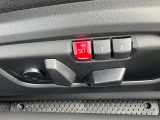運転席はシートメモリー機能付!