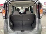 後席の後ろにもラゲッジスペースがありますよ!ちょっとした荷物やお買い物も置けますね!