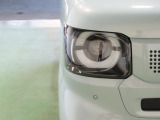LEDヘッドライトは、点灯の瞬間から光量を発揮し、突然暗くなるトンネルなどでの安定感を高めます。