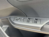 運転席ドアスイッチ周辺です。