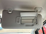 急いで外出!!そんな時でも降車前にササっと身だしなみをチェック!あると便利な装備品です。