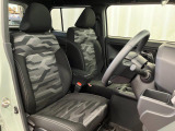 フロントシート【運転席シートリフター】 体格に合わせたドライビングポジションに調整できます。