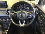 現在のMAZDA車はインパネ配置が視線の動きが少なくなるように設計レイアウトされています☆ひとつひとつの部品からMAZDAの安全に対するこだわりを感じる事が出来ます☆