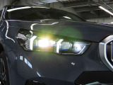 アダプティブLEDヘッドライト車が曲がる方向を照射、また車速に応じて照射範囲や到達距離を自動制御するバリアブルコントロールライト付き LEDは太陽光に近く優れた視認性を発揮、消費電力も低減のため省燃費に貢献