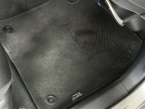 足元周り、フロアマットも、しっかり洗浄しております。