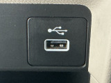 【USBポート】USBポートも装備されています♪スマートフォンのオーディオに連携も可能です。今や欠かせない装備の一つです!