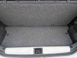「買った後の車検や修理、どこに頼もう?」という悩みを一発解決!国が認めた自社指定工場があるから、購入後のメンテナンスまでワンストップで頼めます。車に詳しくない方でも安心して相談できるお店です。