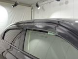 ★ドアバイザー★雨天時に窓を開けても濡れにくく車内に雨が入り込むのを防ぎながら換気ができます(^^♪