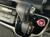 オートマチックシフトレバーは、手になじみ操作しやすい形状で安全運転にもつながります♪