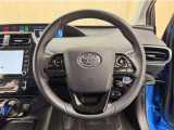 ステアリングスイッチ搭載!手を離さずに手元のスイッチでさまざまな操作が可能。運転中、視線をそらさなくても操作ができて安全です!