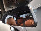☆BMWのルームミラーには自動防眩機能が備わっております。後続車のヘッドライトの明るさで幻惑されるのを防止☆