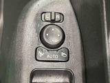 オート格納機能付きミラー キーフリーシステムのドア施錠に連動して自動的に格納!乗降時のミラー操作の手間が省けて便利です♪閉じ忘れを防げるほか、降車の直前まで後方の確認ができます!!