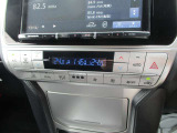 4WD/ワンオーナー/リフトアップ/プッシュスタートエンジン/スマートキー/ナビ/バックカメラ/ETC/3列シート/オートライト/電格ドアミラー/ハンドルスイッチ/アルミホイール/ナビ/TV