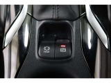 電動パーキングブレーキを搭載。スイッチ操作でパーキングブレーキを作動・解除することが可能ですので、操作の力が不要ですよ♪