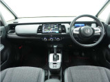 ◆インテリアパネル◆視界広々で非常に運転しやすくロングドライブでも疲れを感じさせないすっきりとまとまったインパネ周りです。