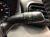 ライトスイッチです。「AUTO」にすると外の明るさに応じてスモールライト・ヘッドライトが自動でON・OFFします。夕暮れ時や屋内駐車場、トンネルなどに便利です。フォグランプもON・OFFできます。