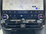 左右独立温度コントロールフルオートエアコンです。運転席、助手席それぞれで独立して温度設定ができます。冷え性の方が乗っても安心ですね♪